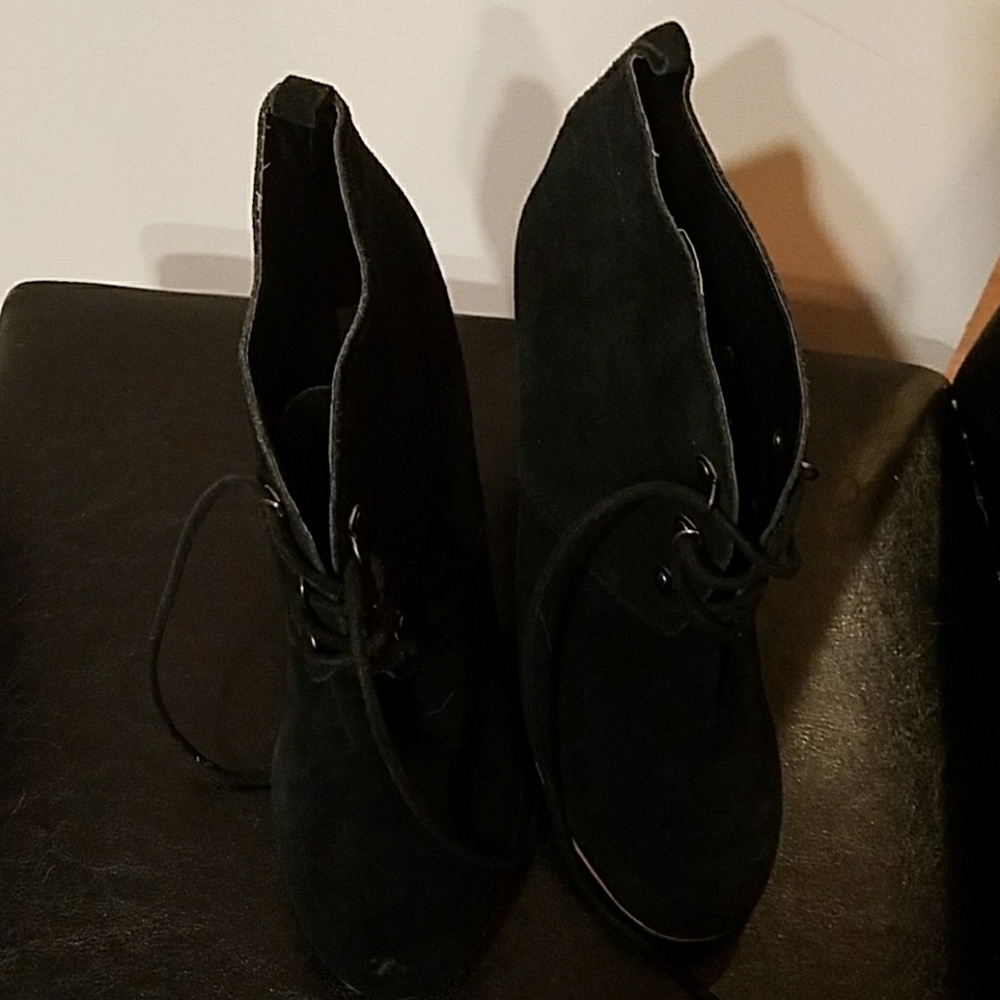 Booties - Picture 4 of 4